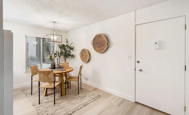 Foto del edificio - 2742 Oak Rd