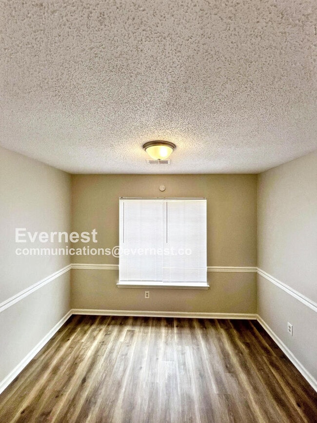Building Photo - 285 Gaslight Cove