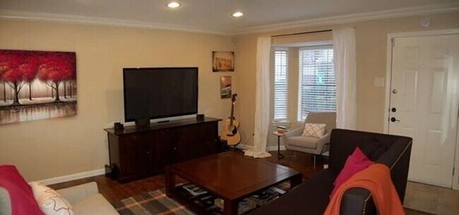 Foto del edificio - 8750 Park Ln