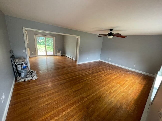 Building Photo - 2 Bedroom Home in Dover