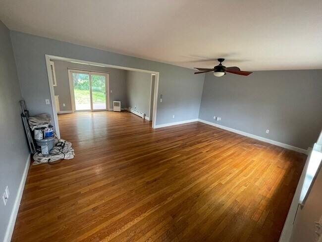 Foto del edificio - 2 Bedroom Home in Dover