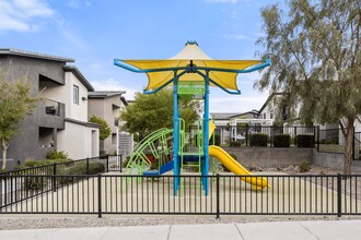 Building Photo - 2one5