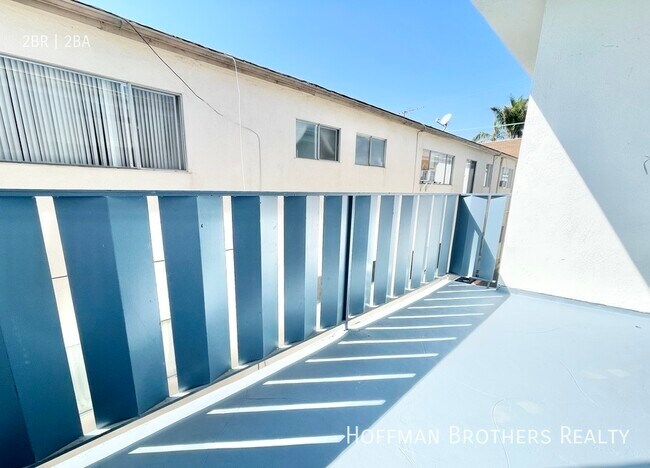 Building Photo - 1017 Ocean Park Blvd