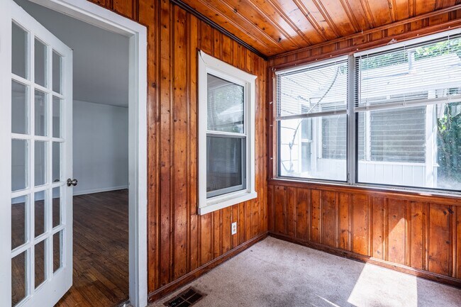 Foto del edificio - 1555 Venetian Dr SW