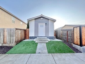 Building Photo - 1602 Dodder Dr