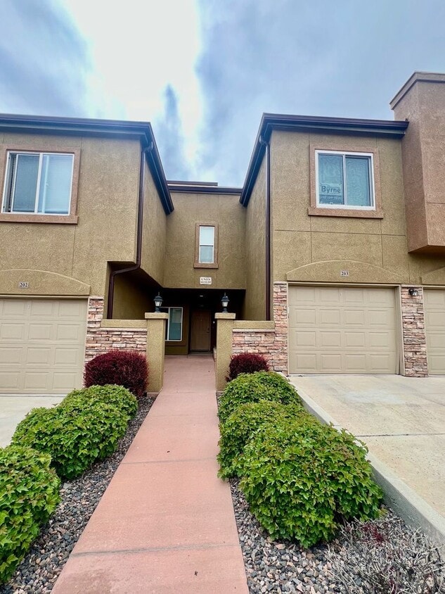 Primary Photo - Stylish 2-Bed Condo Available!