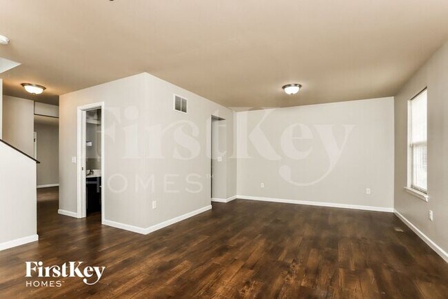 Building Photo - 913 Carpathian Dr