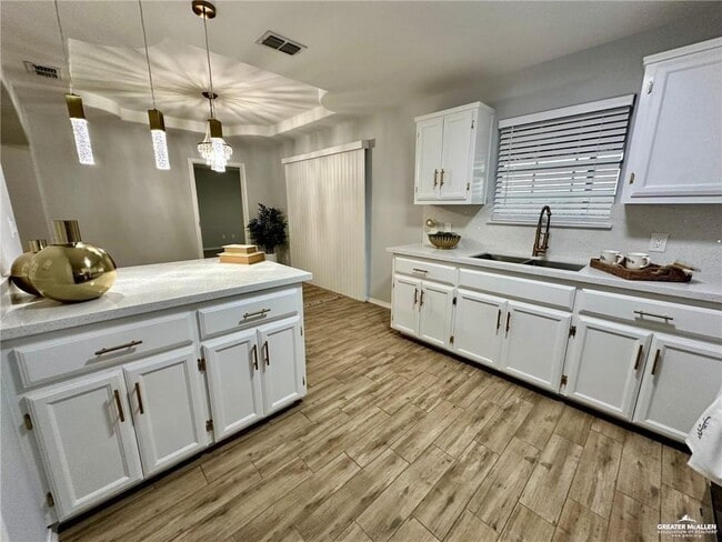 Building Photo - 416 Canela Dr