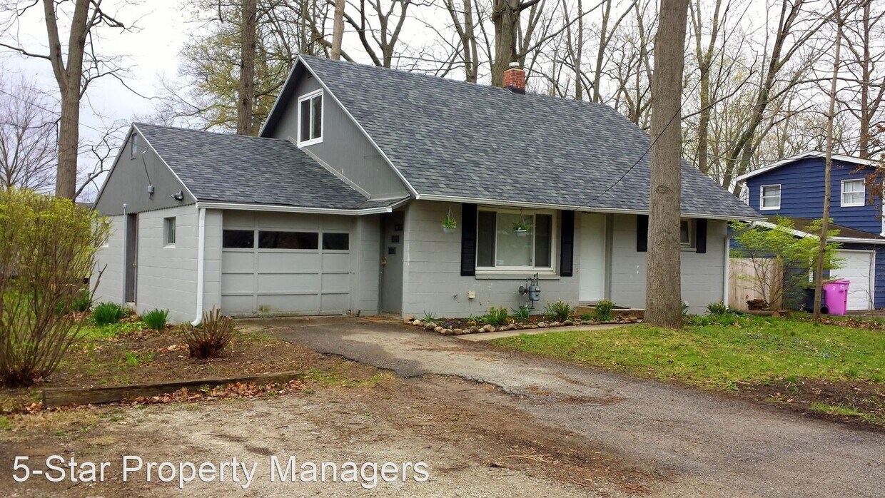 Primary Photo - 430 Westwood Rd