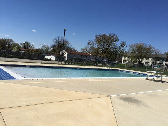 Building Photo - 519 Racine Ln