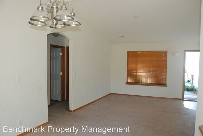 Building Photo - 3 br, 2 bath House - 1740 W. Lyon Court
