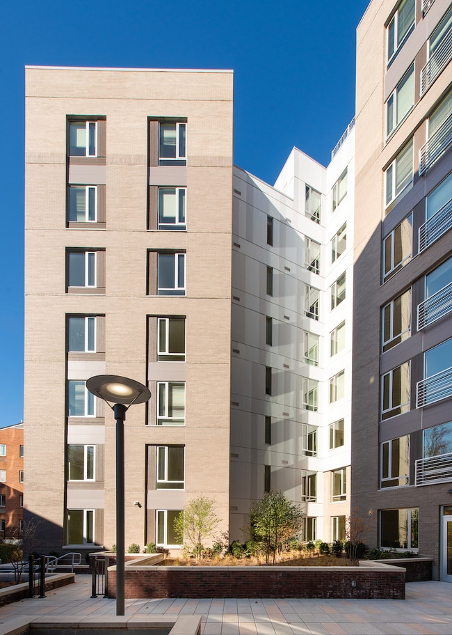 Columbia Hills Apartments Apartments Arlington, VA