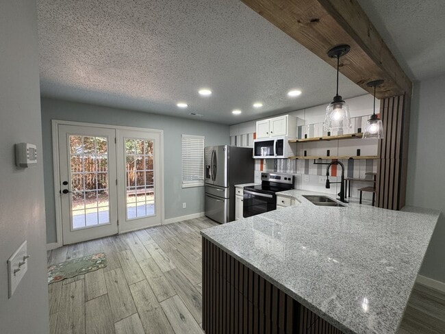 Building Photo - 108 Bridford Downs Dr