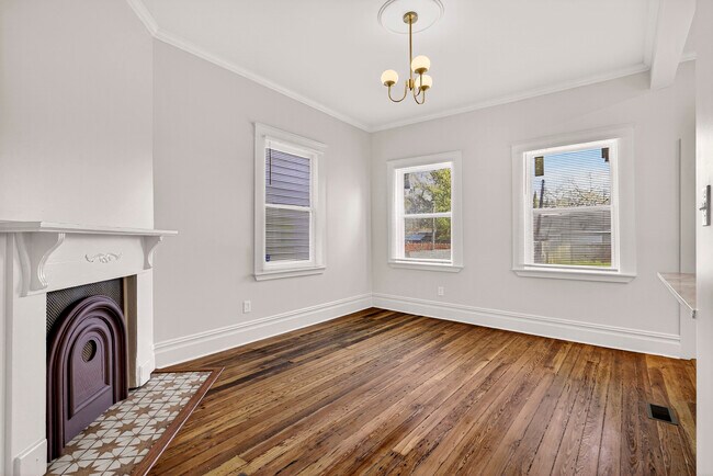 Foto del edificio - Renovated Historic Home