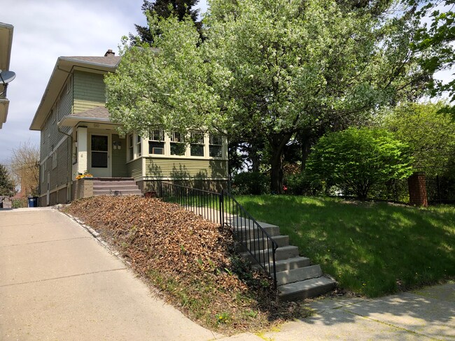Outside - 512 Islington St