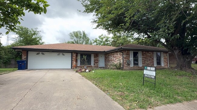 Building Photo - Newly upgraded 3-bedroom by City Park!