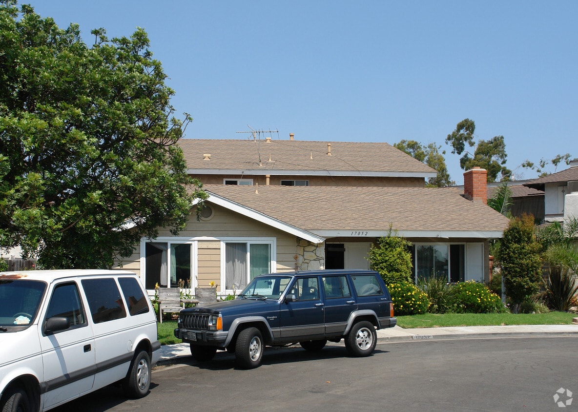 Foto del edificio - 17052 Evergreen Cir