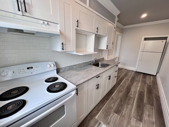 Building Photo - 277 Curry Ave