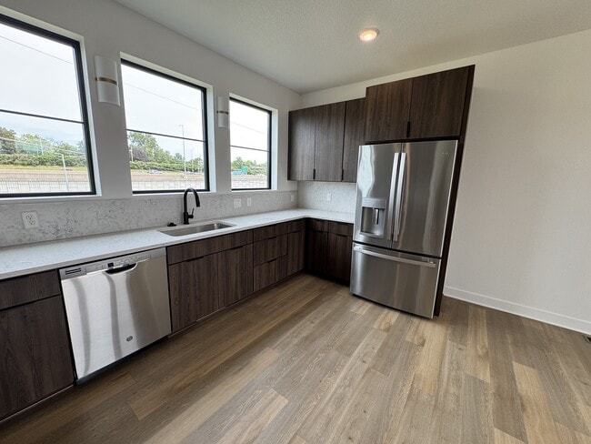 Building Photo - 1371 Keosauqua Way