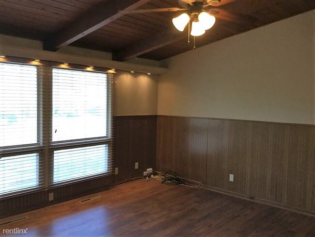 Building Photo - 3 br, 2 bath House - 2520 SW Burnett Rd