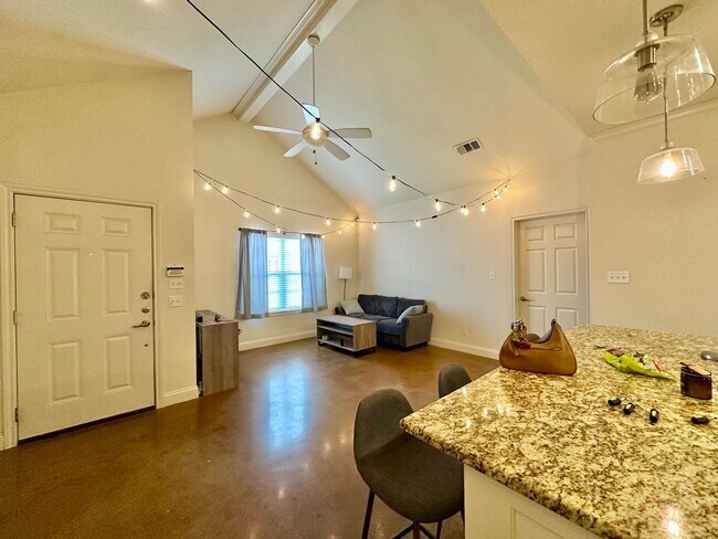 Building Photo - 1801 S 10th St