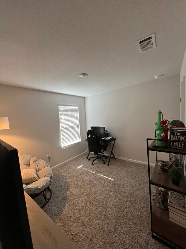Guest room #2 - 4395 Winged Elm Ct