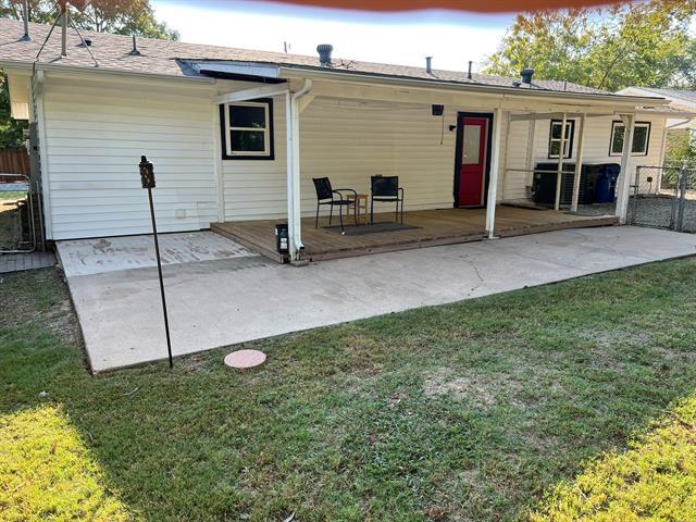 Building Photo - 603 N Denton Ave