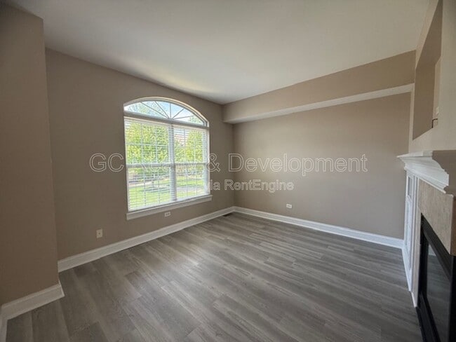 Building Photo - 112 Lakeshore Dr