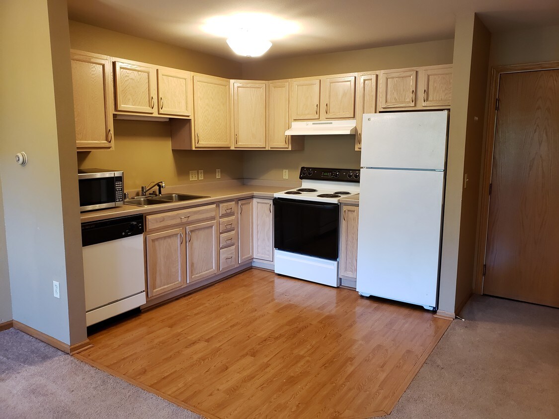 7307 N Port Washington Rd, Glendale, WI 53217 Condo for Rent in