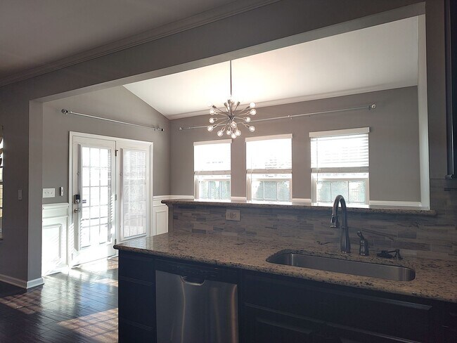 Foto del edificio - Georgeous 3 bedroom, 2.5 bathroom home located in the Stafford at Longtree community!