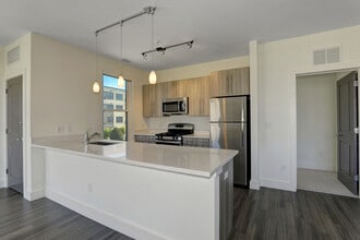 Interior Photo - Vivian
