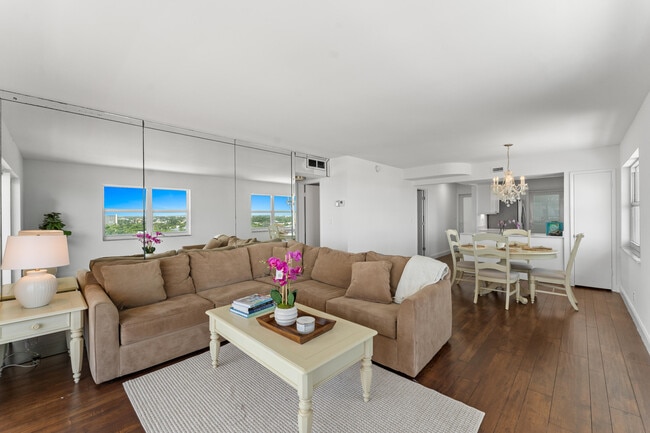 Foto del edificio - 1630 N Ocean Blvd