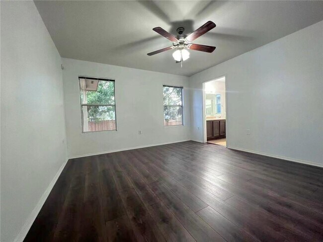 Foto del edificio - 12301 Sky Harbor Dr