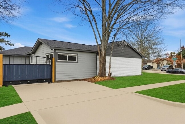 Photo - 3903 High Point Ln House