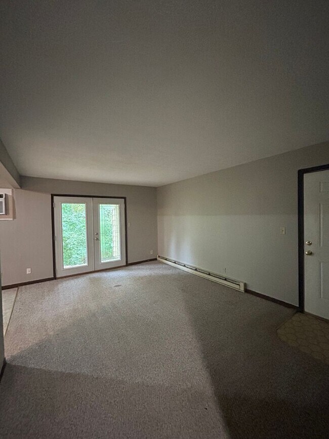 Building Photo - 60 Ironwood Ct