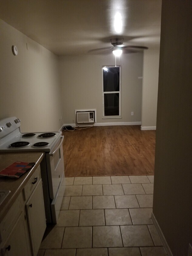 Foto principal - 2437 Newberry St