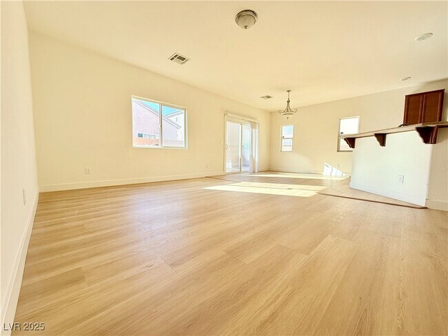 Foto del edificio - 6041 S Rosanna St