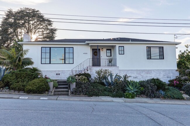 Building Photo - 3 Bed / 3 Bath Updated San Mateo Home with...