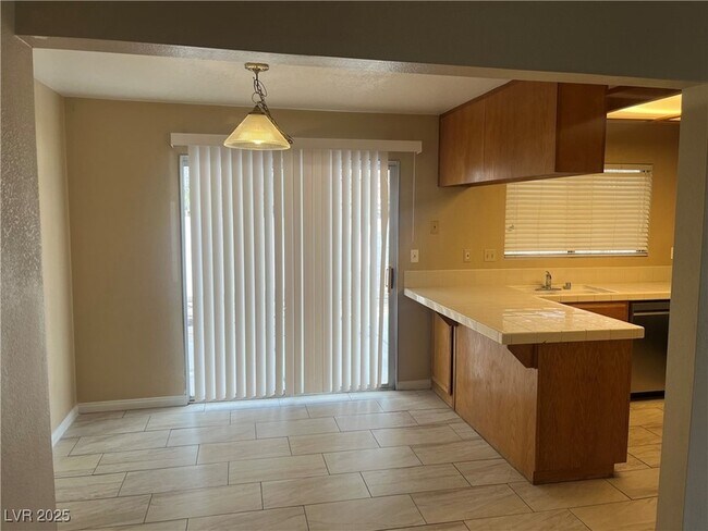 Building Photo - 368 Abbington St