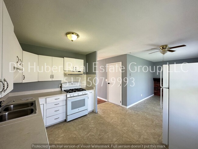 Building Photo - 2920 Hillcrest Street Lansing, MI 48911