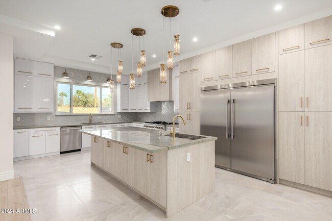 Foto del edificio - 7007 N 14th Pl