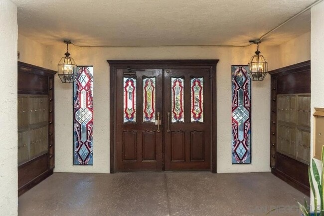 Building Photo - 1263 Robinson Ave