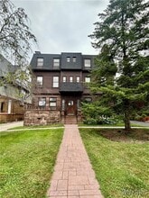Building Photo - 307 Summer St