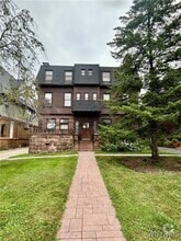 Building Photo - 307 Summer St