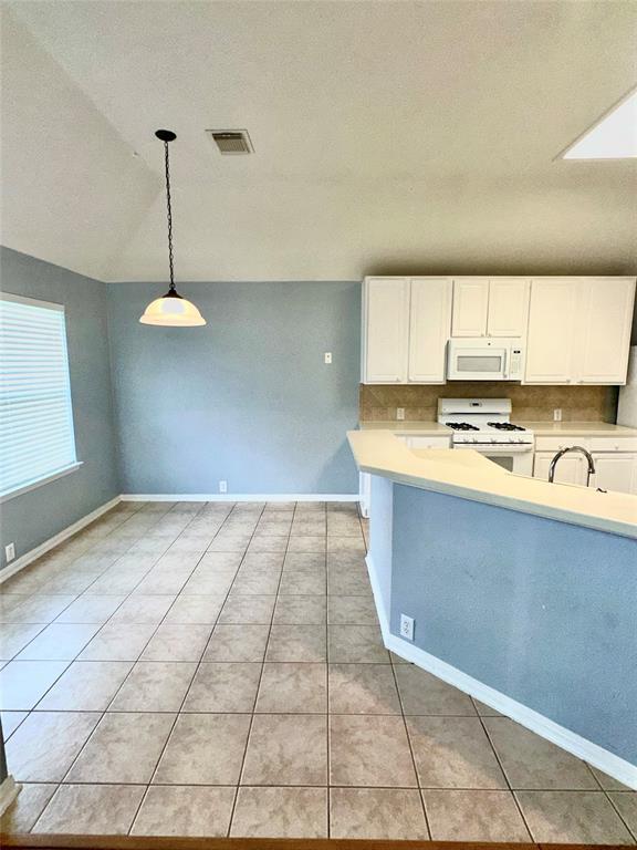 Building Photo - 9601 Summer Breeze Dr
