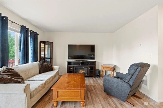 Building Photo - 1932 76th Ave SE