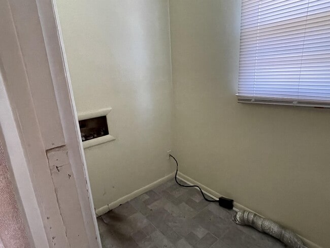 Building Photo - 169A Delmont Dr