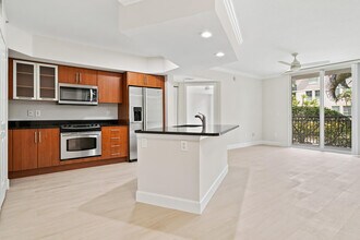 Building Photo - 600 S Dixie Hwy