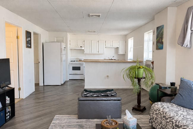 Building Photo - 44 W Liberty St