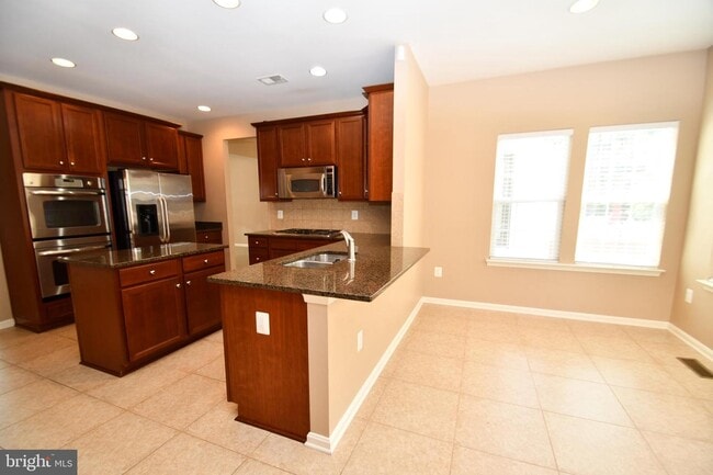 Building Photo - 4060 Presidential Hill Loop